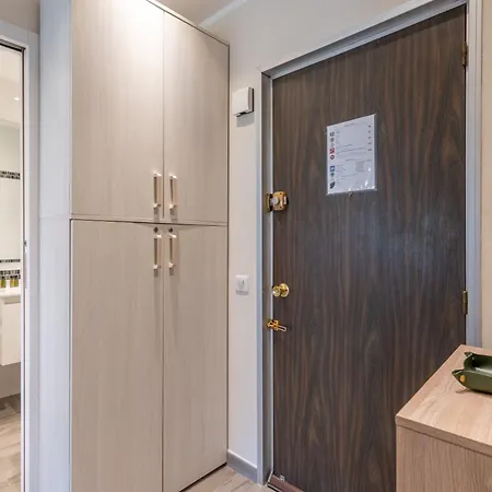 Apartment Fabuleux 2 Personnes Au Coeur De Menton, Climatise Et Proche Gares Routiere Et Sncf *