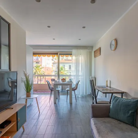 Fabuleux 2 Personnes Au Coeur De Menton, Climatise Et Proche Gares Routiere Et Sncf Apartment