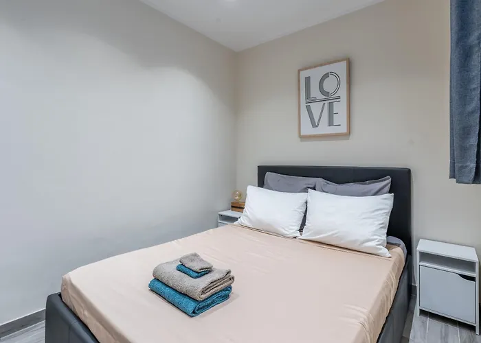 Magnifique 2 Pieces Au Coeur De Menton, Plages, Commerces Et Proximite Gares * Menton